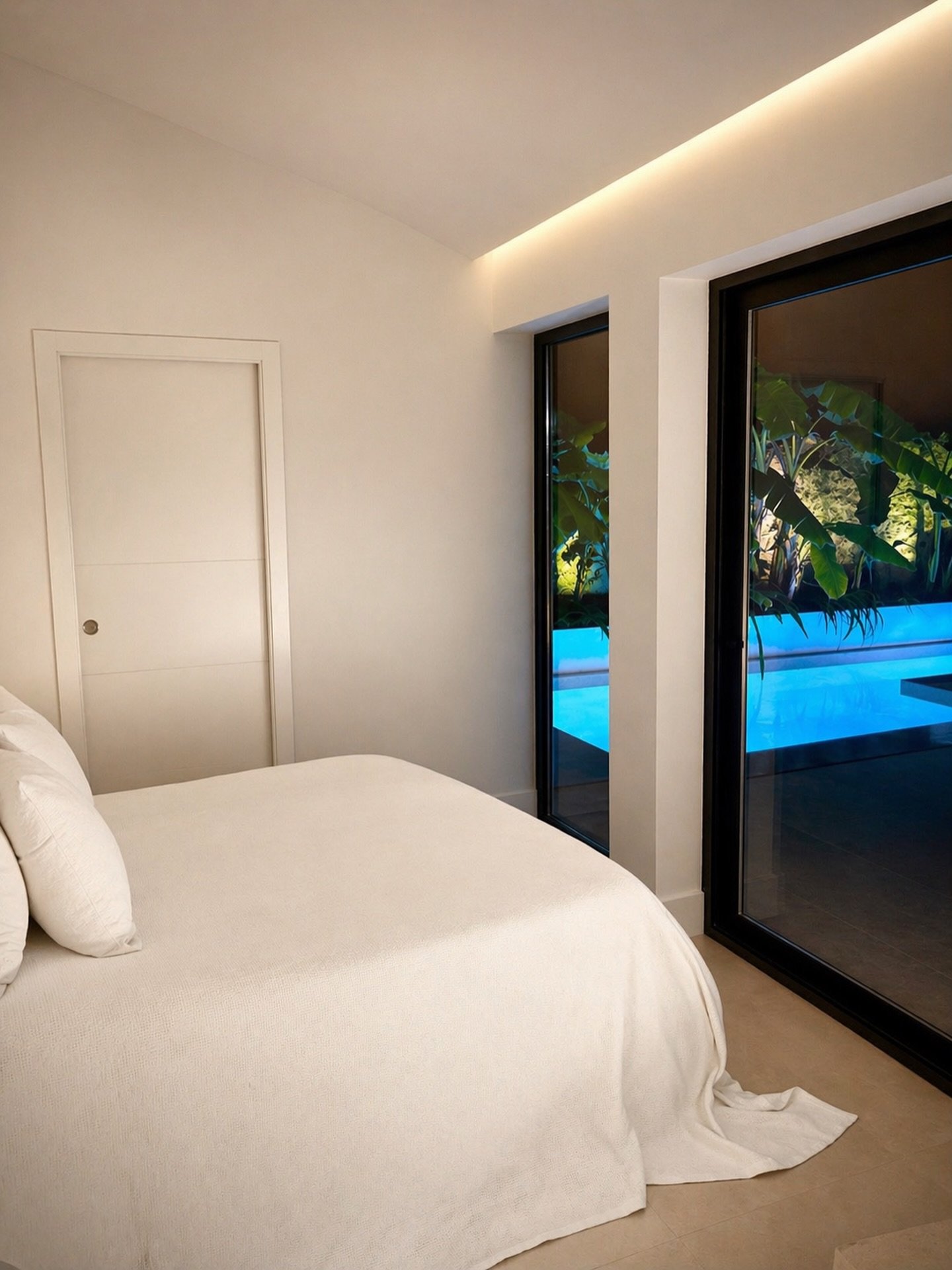 Reforma integral de vivienda en Javea dise&ntilde;ada por Betha Estudio.

Este dormitorio est&aacute; planteado bajo un concepto mediterr&aacute;neo contempor&aacute;neo, donde la continuidad de materiales, la iluminaci&oacute;n indirecta y la relaci