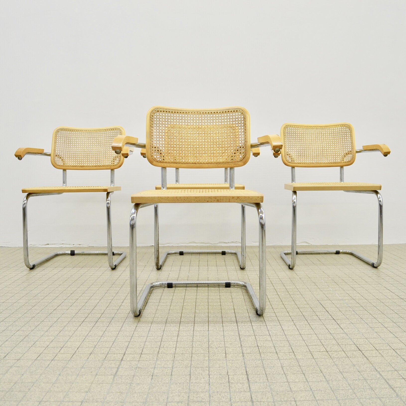 4x-vintage-cesca-chairs-by-marcel-breuer-made-in-italy.jpg