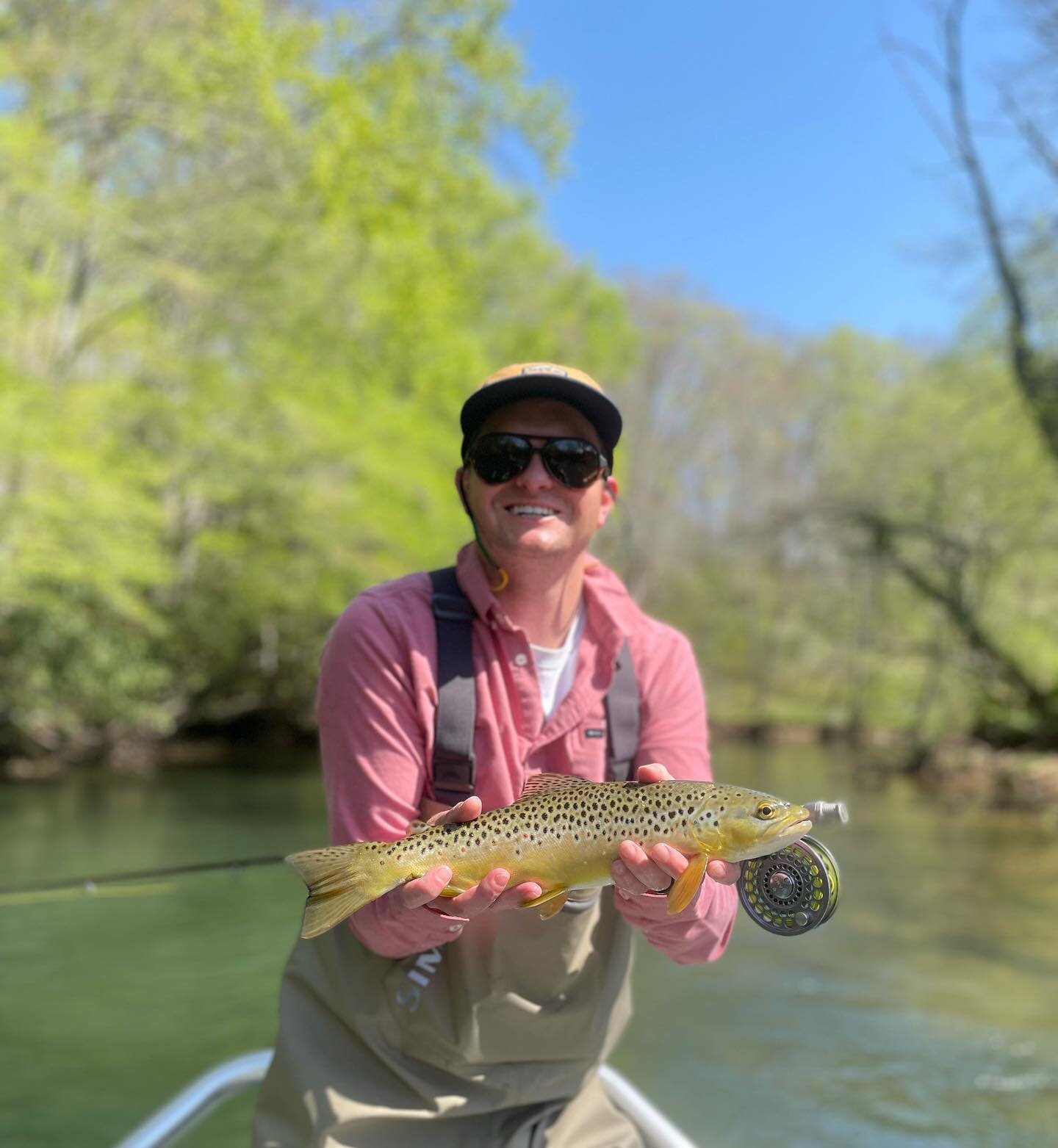 What a fun past 3 days with this father and 2 sons crew, 3 different rivers, crazy different fishing styles with 9 weights to 3 weights and drift boats to mountain streams! Spring time is our favorite for many reasons but one is definitely the wide v