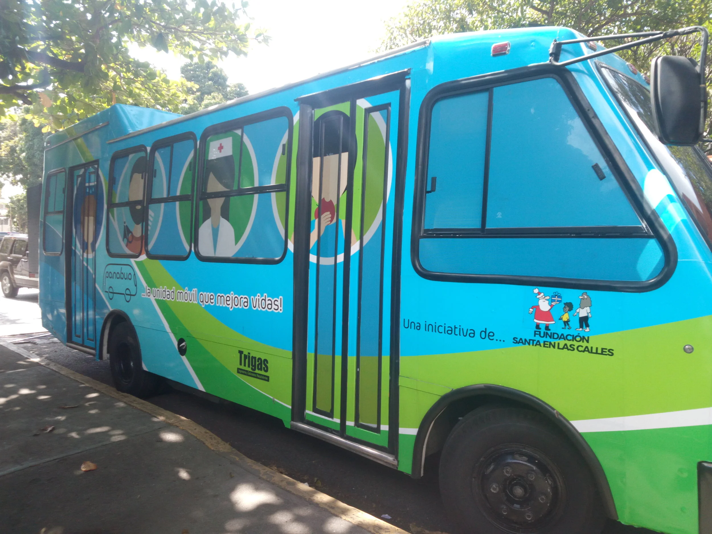 anaBus parked in Caracas, Venezuela. (Photo Credits: Erick Lezama)