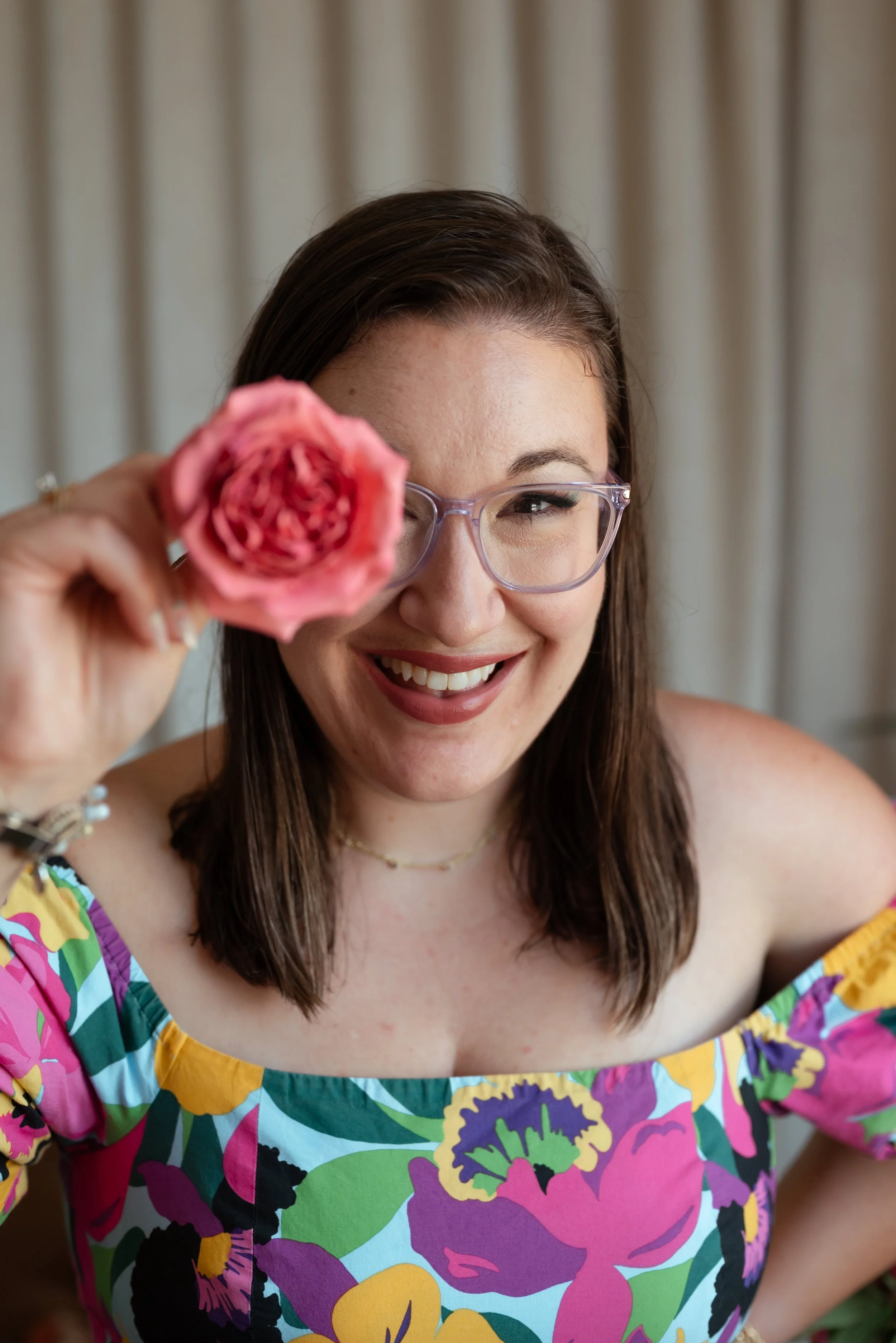 branding-portrait-woman-with-flower-personality-photography.jpg
