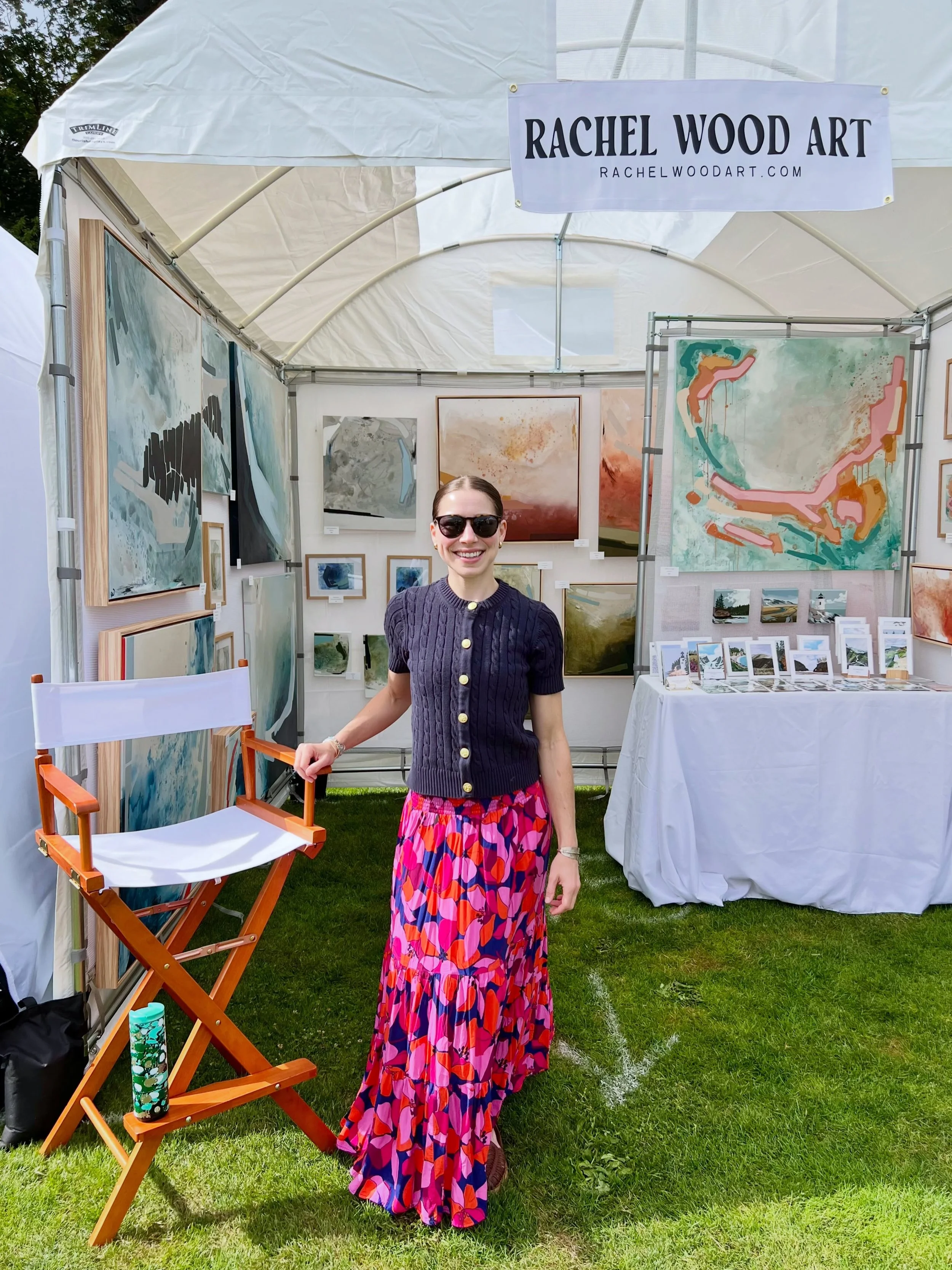 Out here and ready to talk art!
Here in Gig Harbor with @peninsulaartleague from 10-6 today and tomorrow from 10-5.

Come and see me, in booth M5💙

#pnwartist #gigharbor #abstractexpression #artfestival #artshow