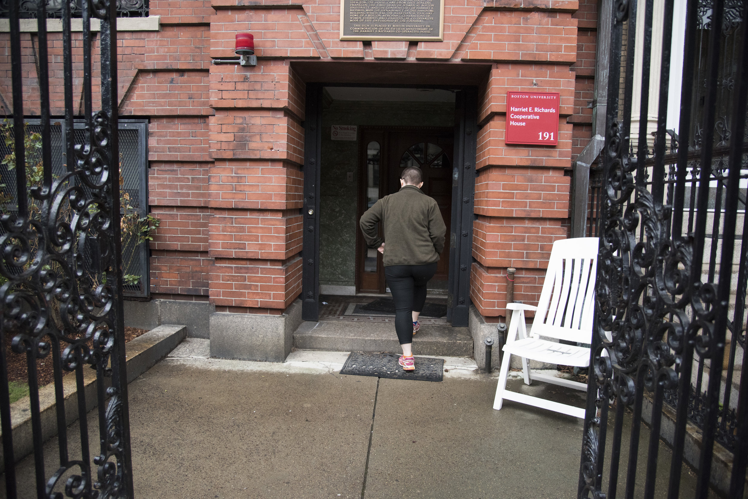  Ruby Rosenberg, a junior at Boston University, comes home to the Harriet E. Richards-- or HER-- house, the cooperative women's dormitory on BU's campus. The dorm, which has significantly reduced rent, was created in 1928 in part as a home for women 