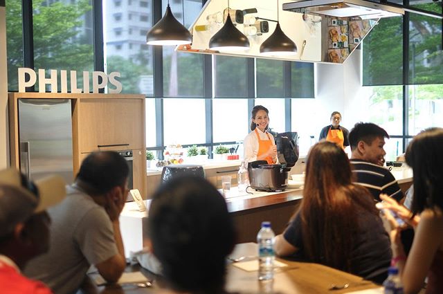 We do live cooking demos for clients that want to bring a clean living and healthy approach to their customers. Contact us now for live cooking demonstrations or team building activities 
#deliciaecatering&nbsp;#chefslife&nbsp;#sgig&nbsp;#luxlife&nbs