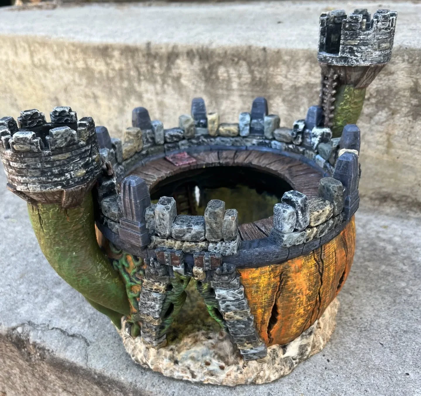 Need a pumpkin fort? We&rsquo;ve got you covered! Huge thanks to @thadiustoad for sharing these amazing shots of his print and paint. Check out AEOOTS02 &ndash; Rampumpkin Fort!
#dndhalloween #terrainbuilding #terrain #3dprinted #3dpaint #painting3d
