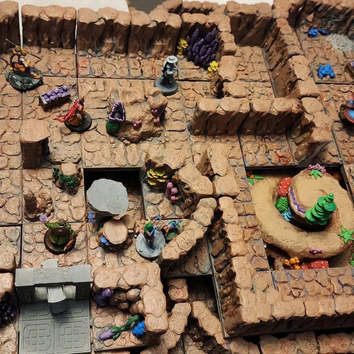 Huge thanks to earlofjosh for sharing these stunning shots from his D&amp;D campaign using our cavern  terrain sets! The details,  the atmosphere&mdash;absolutely epic! #aether_studios #aetherstudios #dnd #dndterrain #3dprinted #3dprinteddndscenery #