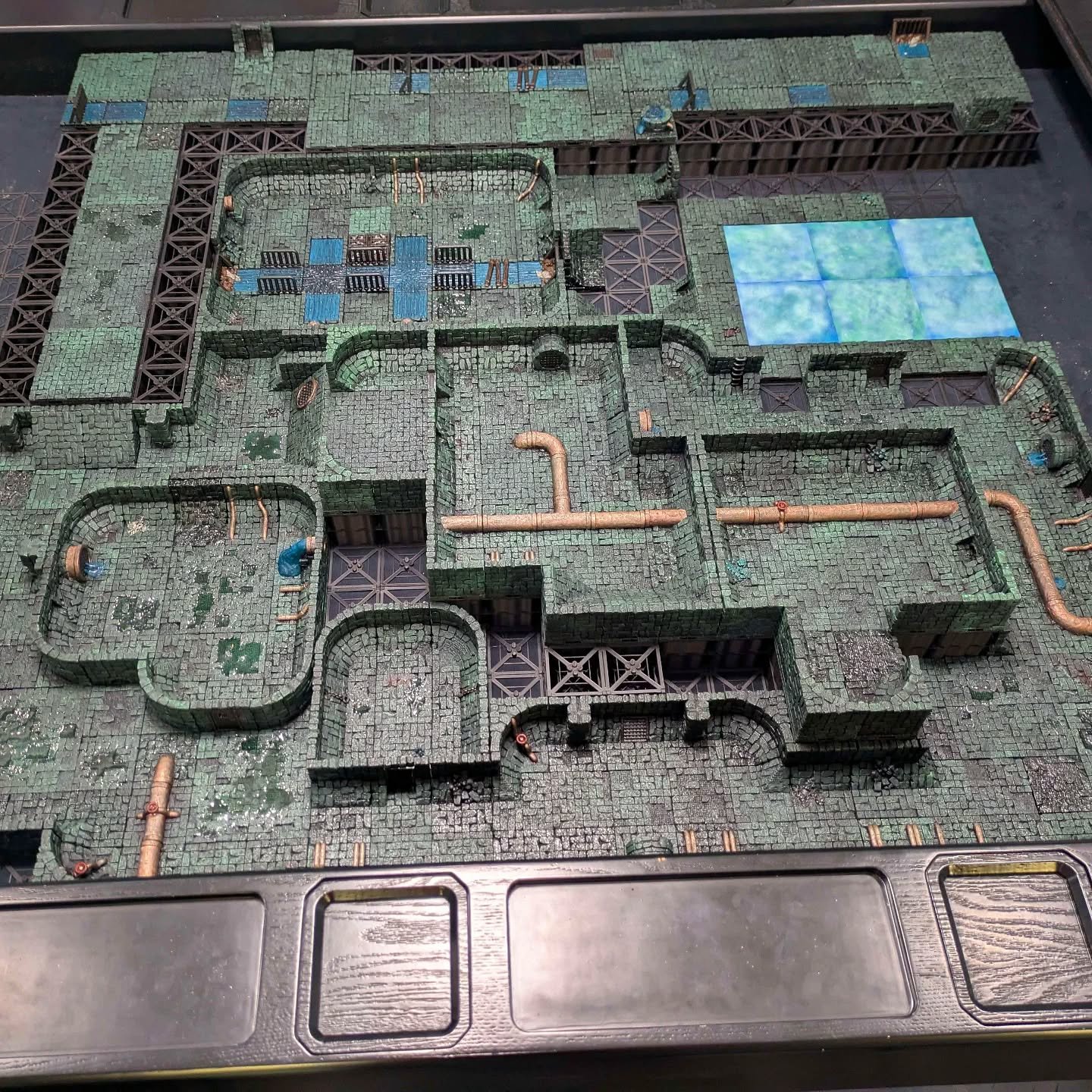 Dive into danger and adventure with our sewer tile set&mdash;where every pipe and passage hides a story!
Thanks to @arcadius.prime for the pic! #aether_studios
#aetherstudios #terrainpainting #dndsetup #rpgterrain #3dprinted #3dartist #3dpainting #dn