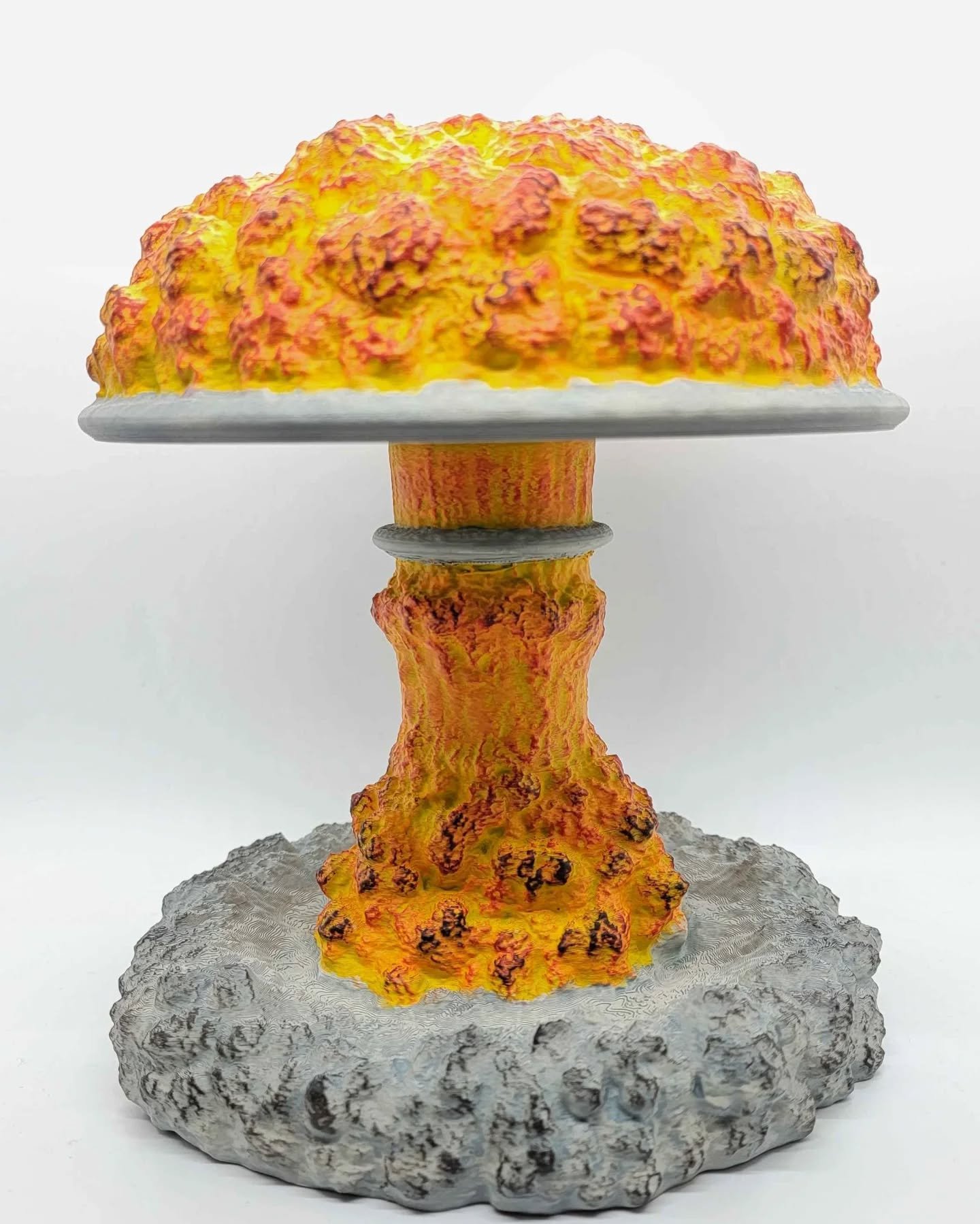 AETWARO5 - Kiloton Explosion!! 💥 Thanks to Schnell for this beautiful print and paint!! #tabletopterrain #miniaturepainting #terrainbuilding #terrainmaker #miniaturepainting #ttrpg #dndsetup #modelbuilding #wargames #wargaming #kiloton #aether_studi