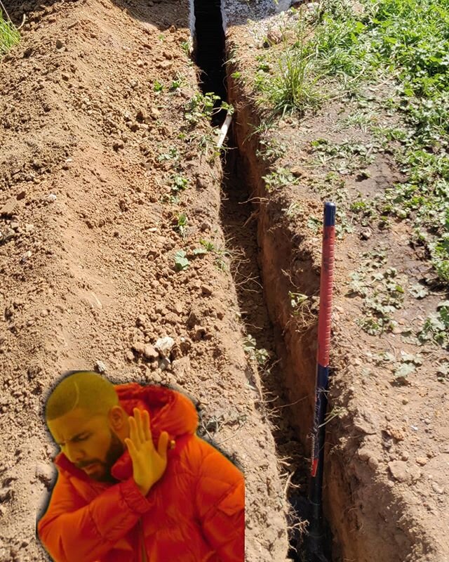 Easiest way to social distance yourself during these strange times is to ask if anyone would like to help you dig a trench ⛏️🙅🏻😂 #lobethal #trench #trenching #digging #handdigging #electricaltrench #adelaidehills #dig #blisters #sweat #dayswork #a
