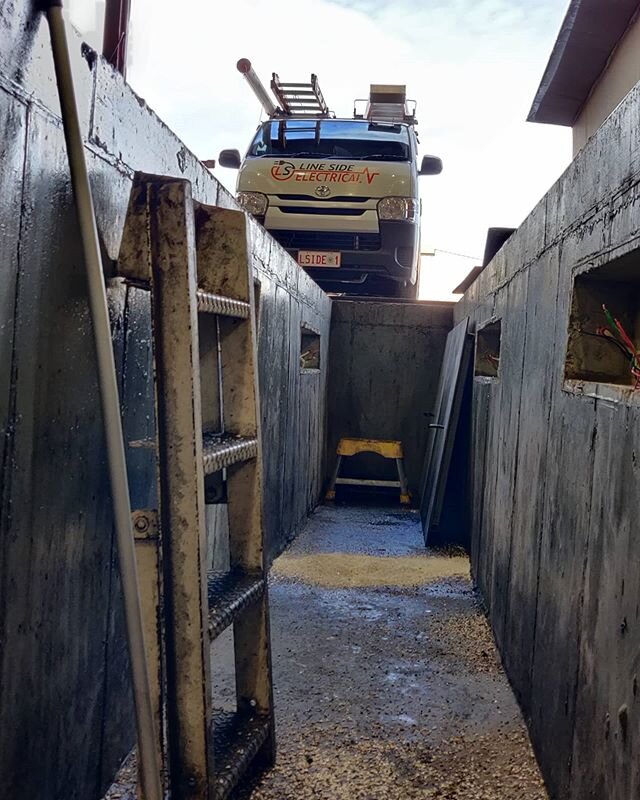 In the trenches.

#smallbusiness #familybusiness #soletrader #soletraderelectrician #local #chooselocal #localbusiness #paystobealocal #adelaidebusiness #trench #pit #crossdiesel #lonsdale