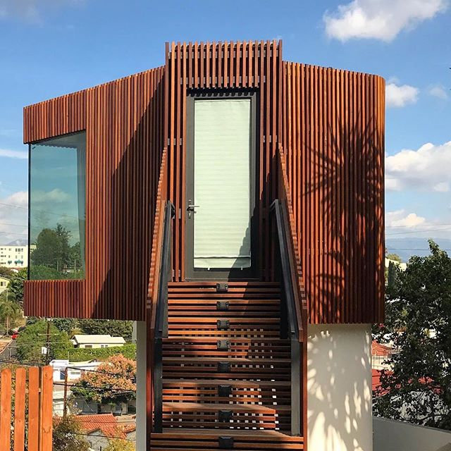 Wednesdays would be much easier if we all had a home office like this. We&rsquo;re half way there! #keltnerco #residentialarchitecture #silverlake #angushouse #homeoffice #treehouse #westcoastdesign #laarchitecture #architecture #design #roomwithavie