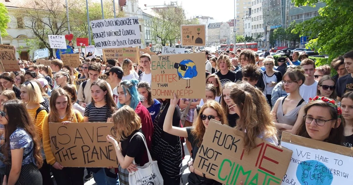 Climate strike of Slovak highschoolers in April, Bratislava. Organized by: Fridays for Future. Source: Peter Hanák/Aktuality.sk