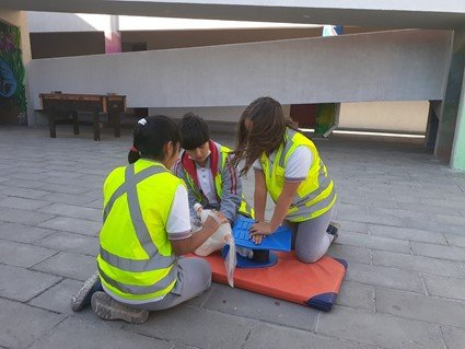 Liceo Artistico - First aid team 4.jpg