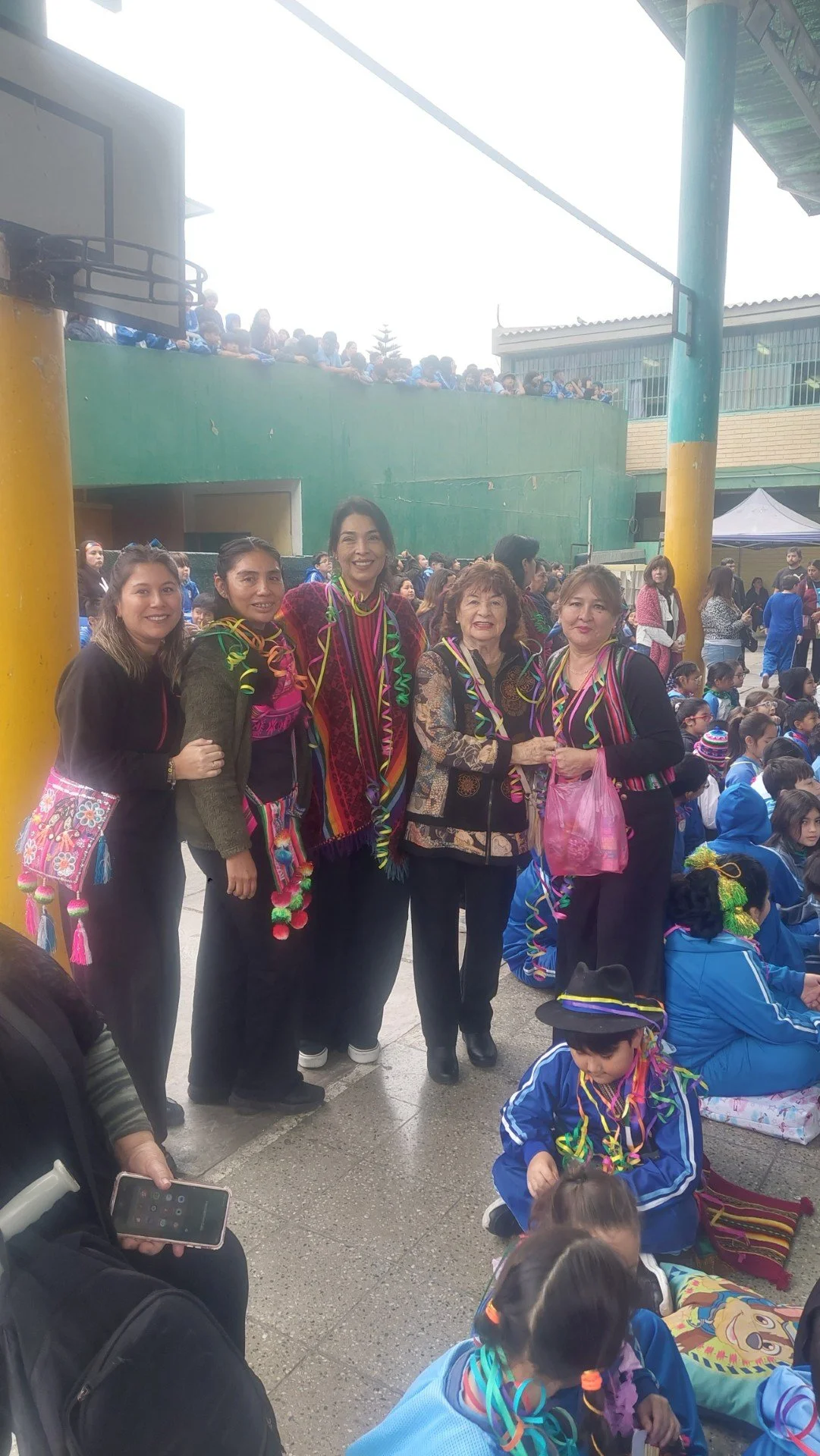 Gladys coordinadora  y profesoras e invitadas.jpg
