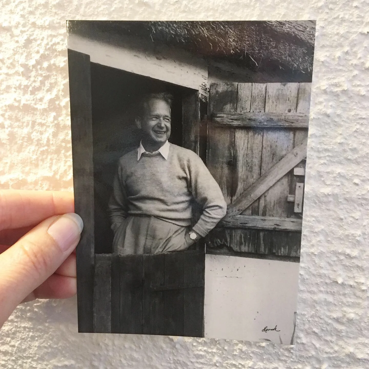 Som att titta i Dag Hammarskjölds fotoalbum