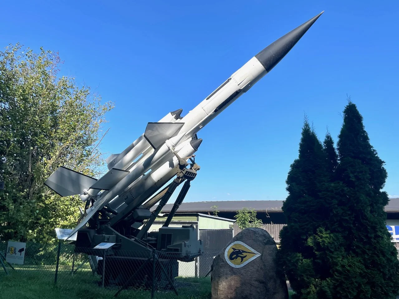 Roboten Rb 68 uppställd utanför Flygmuseum