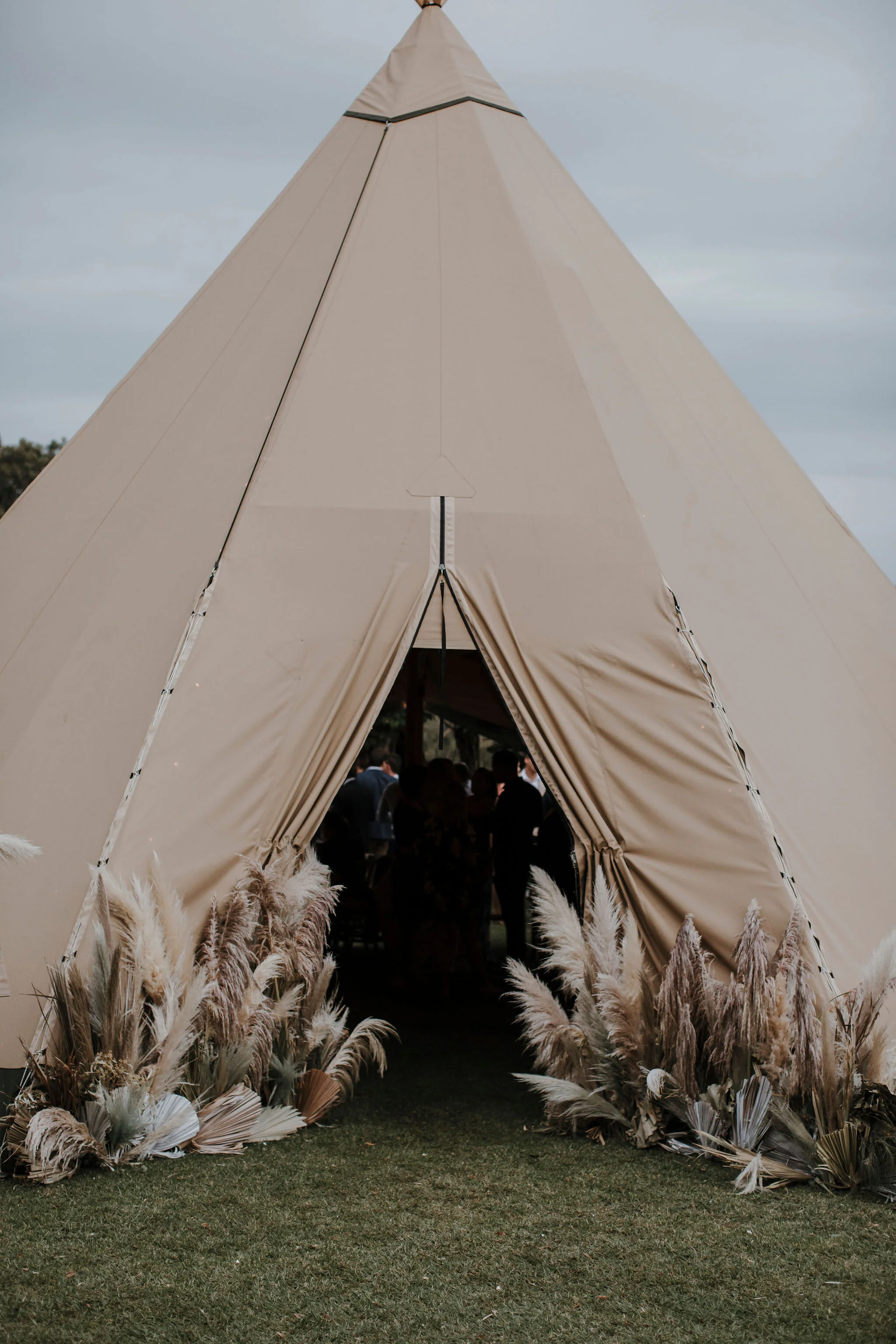 626abi+brent-flossy-eaglebay-wedding-.jpg