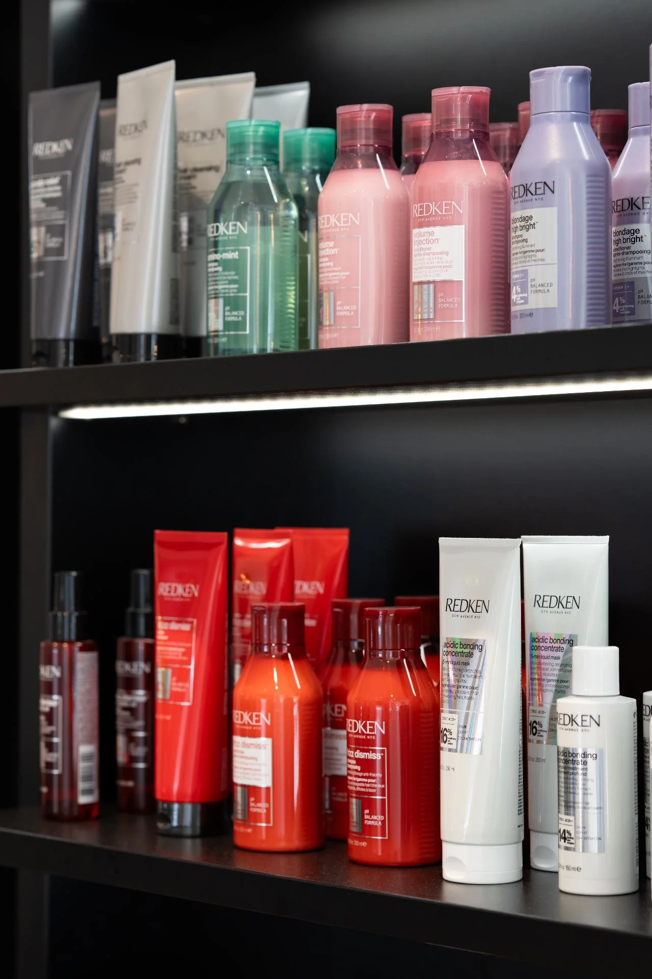  Redken Haarpflegeprodukte im Salon Haarscharf Fehmarn 