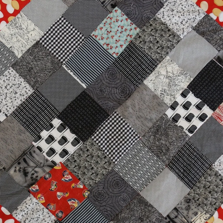 Quilt_45x45_Touch of Red-01.JPG