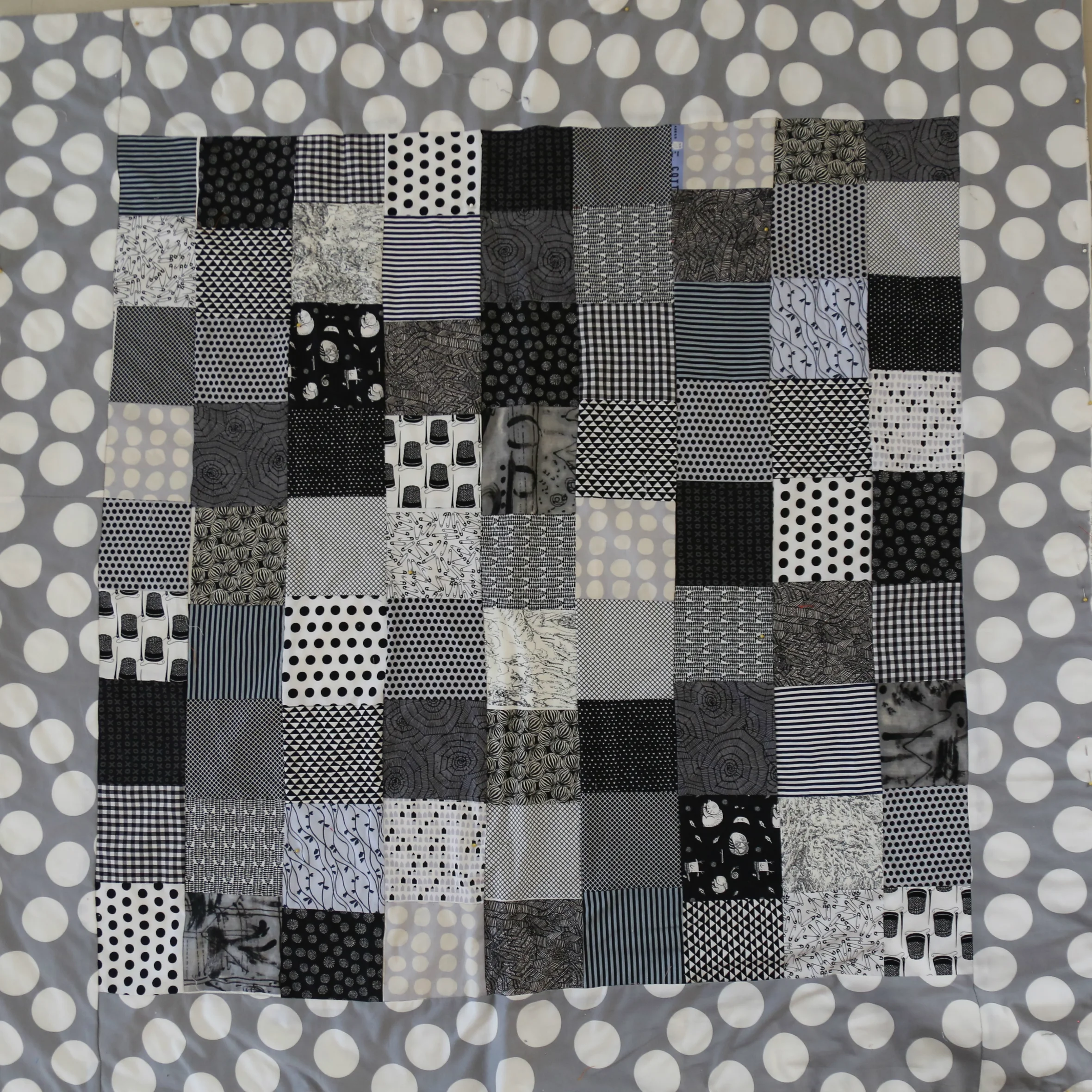 Quilt_45x45_Shades of Grey-04.jpg