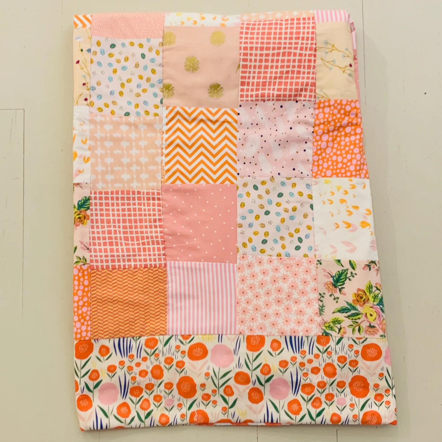 Pink and Orange Floral Amusements Quilt_04.jpg