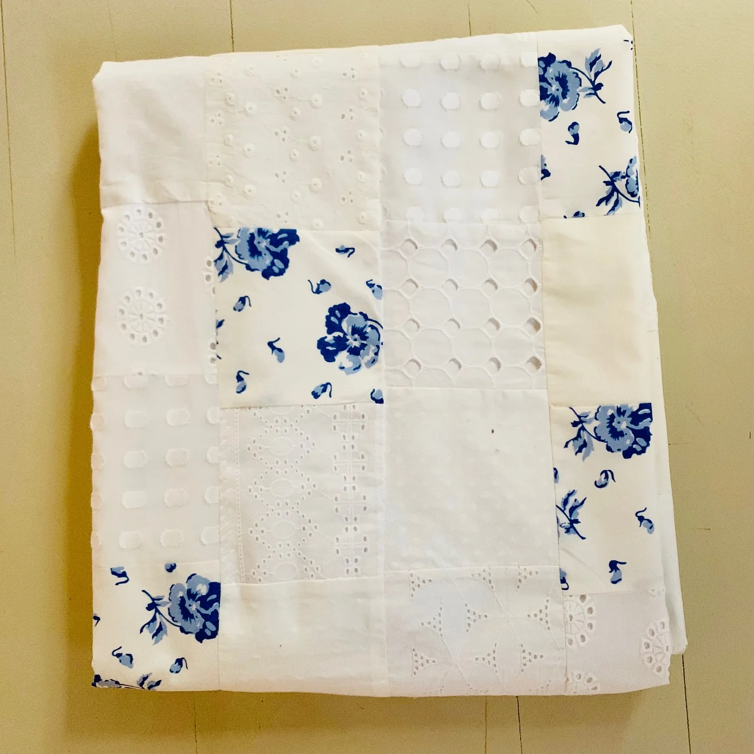 Porthault blue pansy quilt_04.jpg