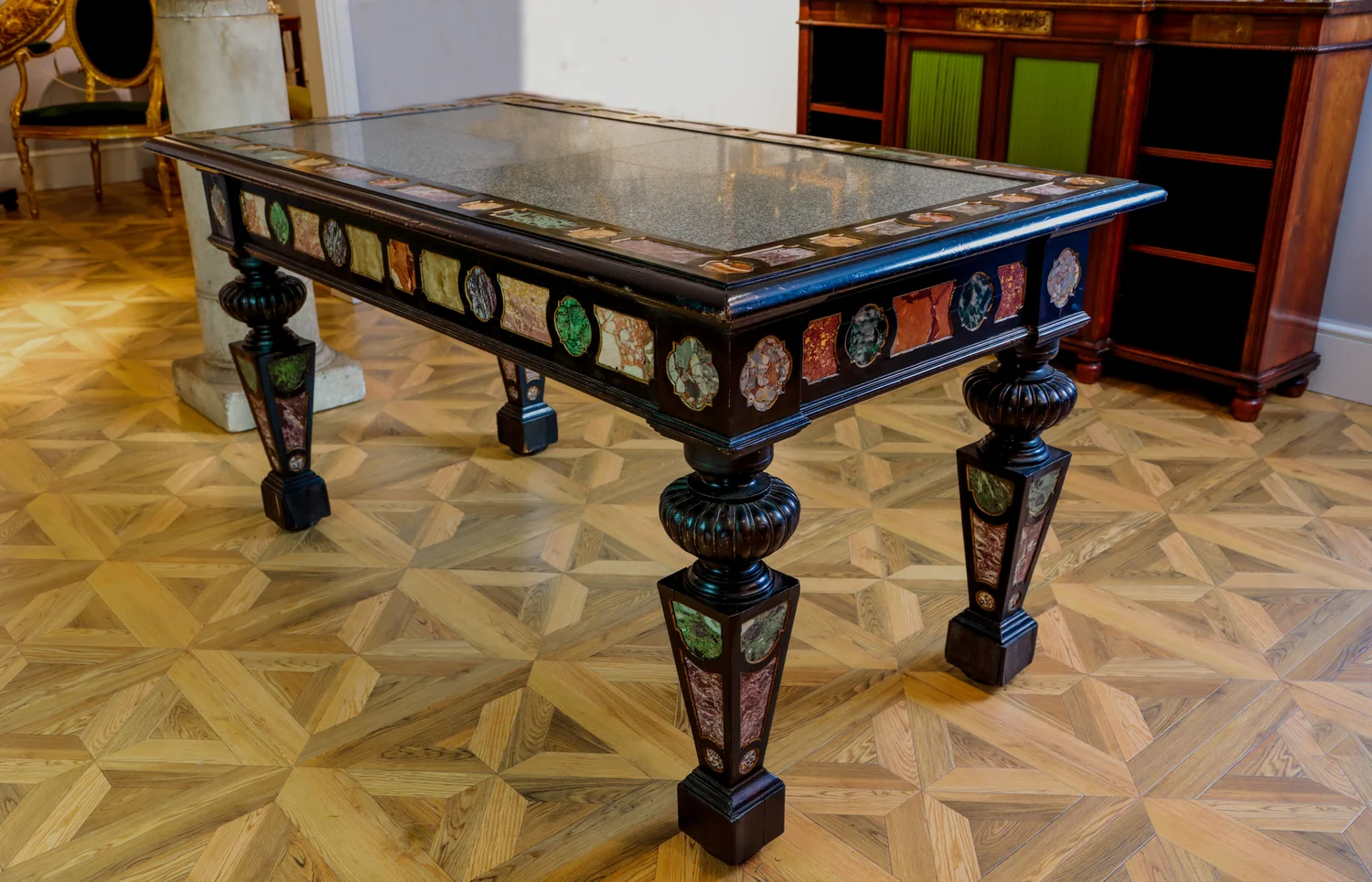 Showroom Reepham Antiques