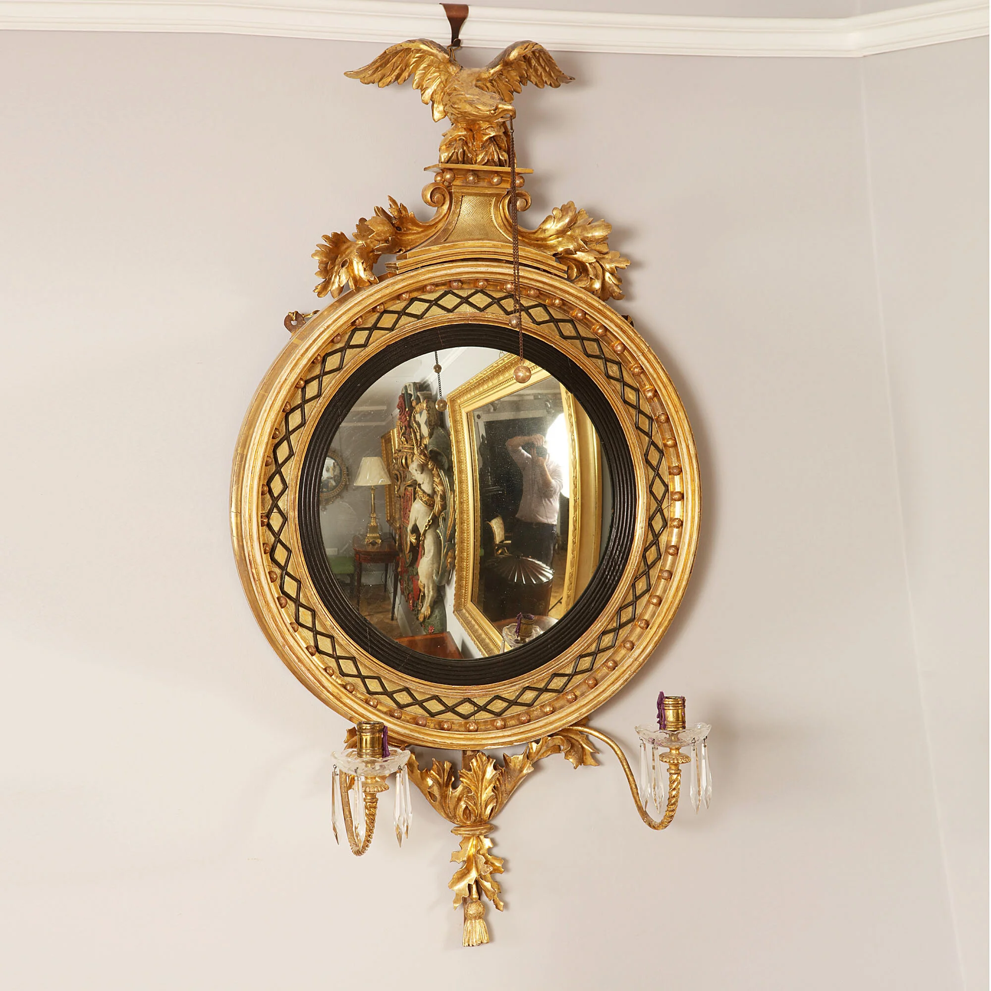 convex mirror with trellis in freeze.jpg