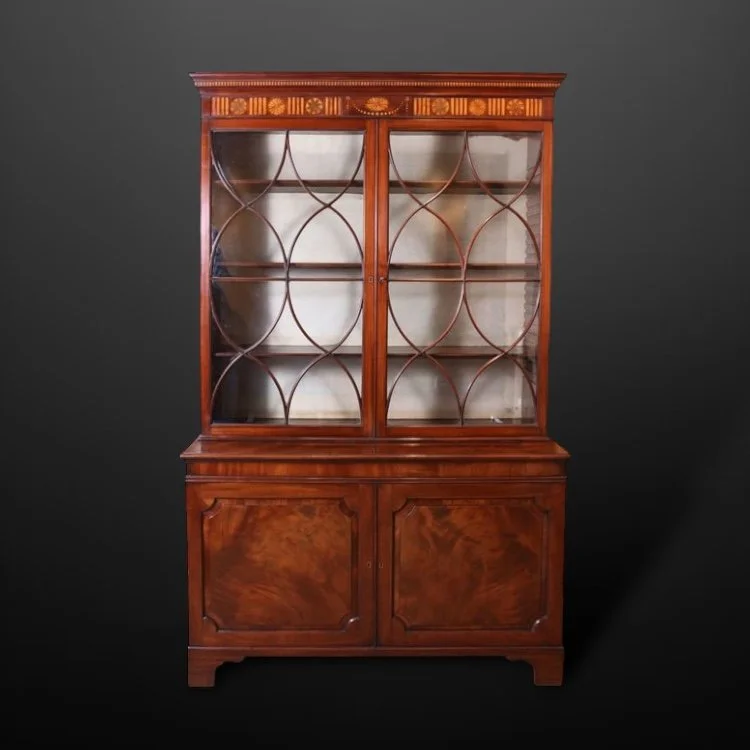 A George III Sheraton cabinet bookcase.JPG