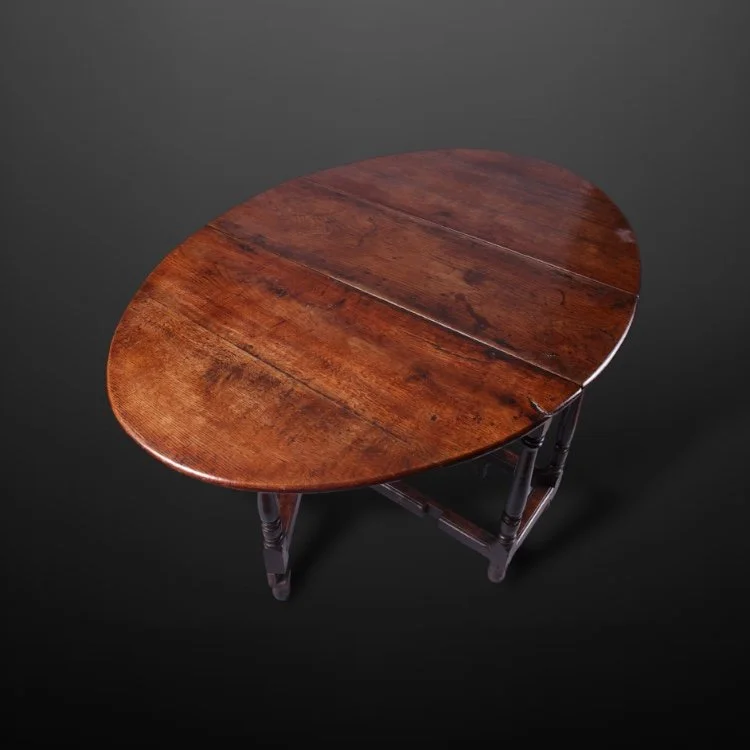 17TH Century Elm and Oak Drop Leaf Table