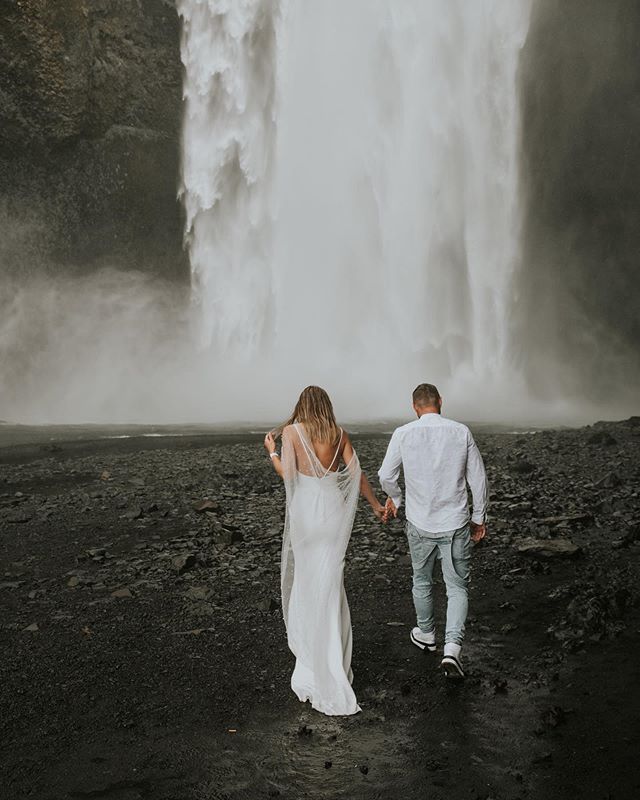 Always up for wild weddings 🍃🖤
&bull;
&bull;
&bull;
&bull;

#photobugcimmunity #loveandwildhearts #lovellope #WayUpNorth #lookslikefilm
#elopementlove #authenticlovemag #dirtybootsandmessyhair #destinationweddingphotographer #savemoments #destinati