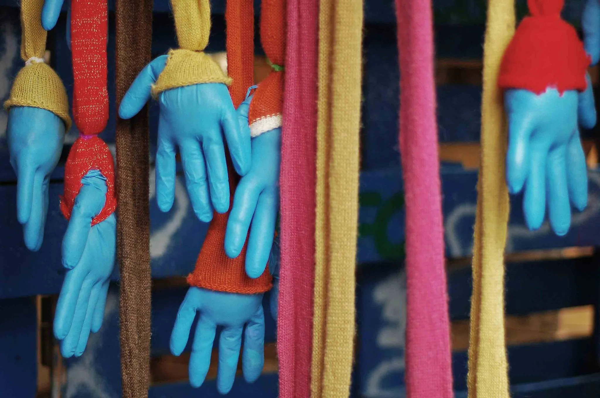 Maze hands 2 Elísabet.jpg