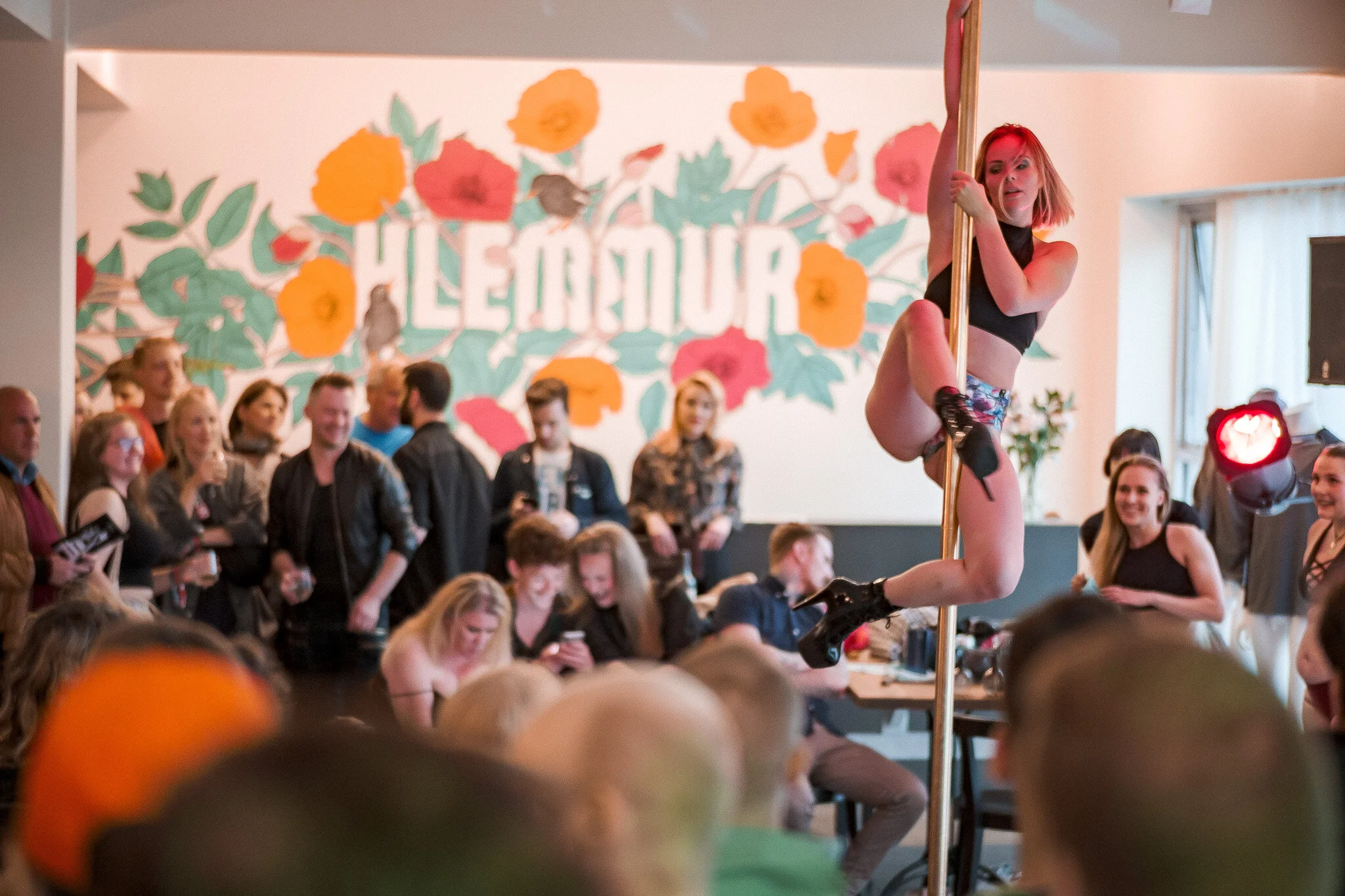Lára Bender from the show Draumveruleiki, performing at the opening party. Photo by Patrik Ontkovic.