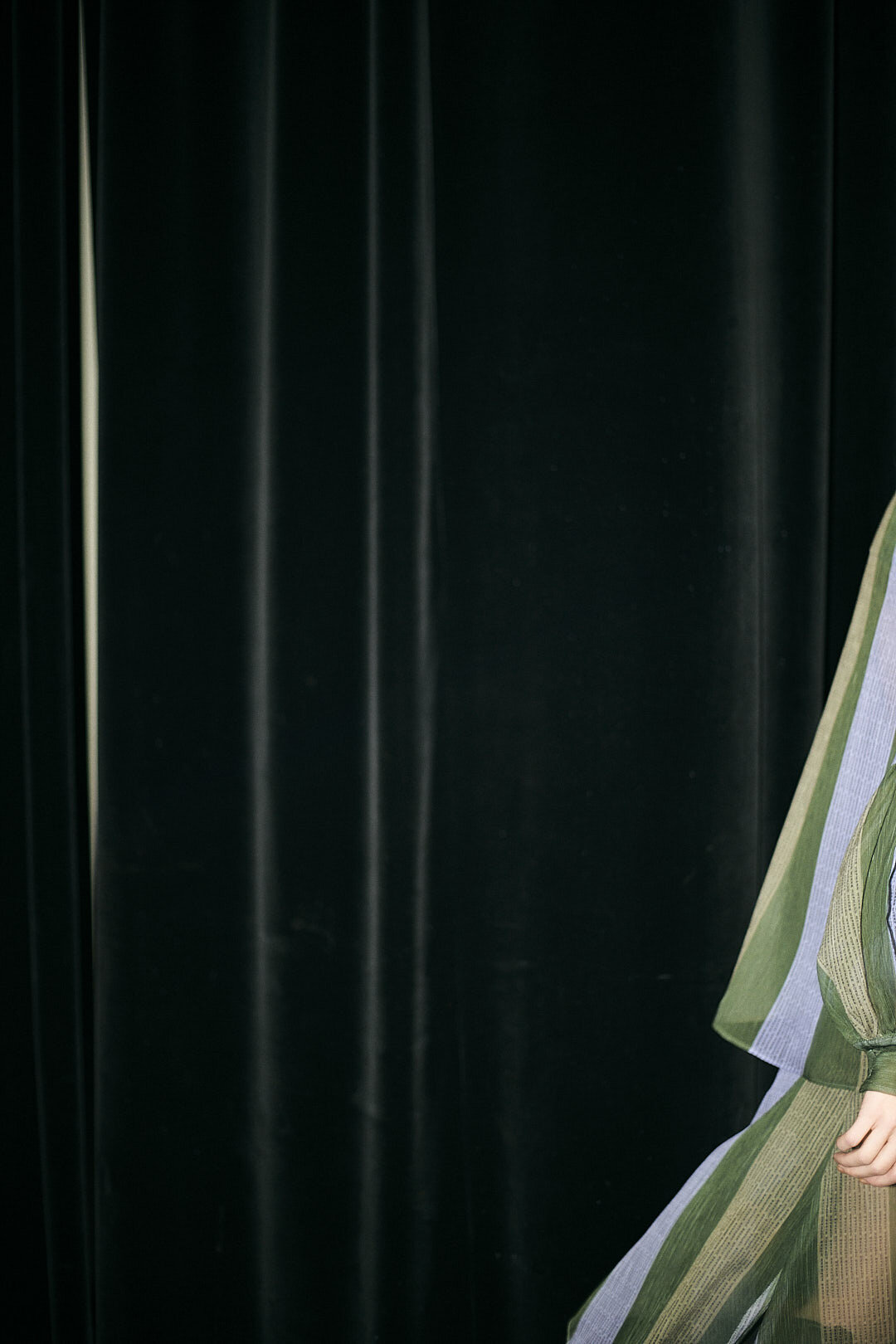 cut01_317.jpg
