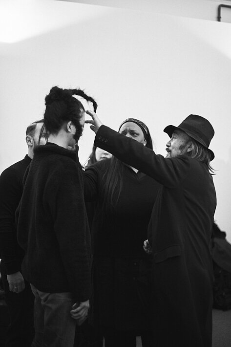cut01_741.jpg
