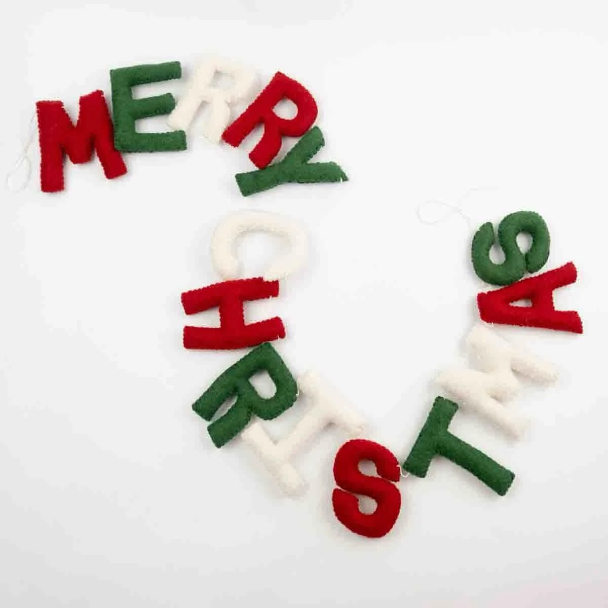 Deck the halls with holiday felt from @shopthewindingroad 🎄