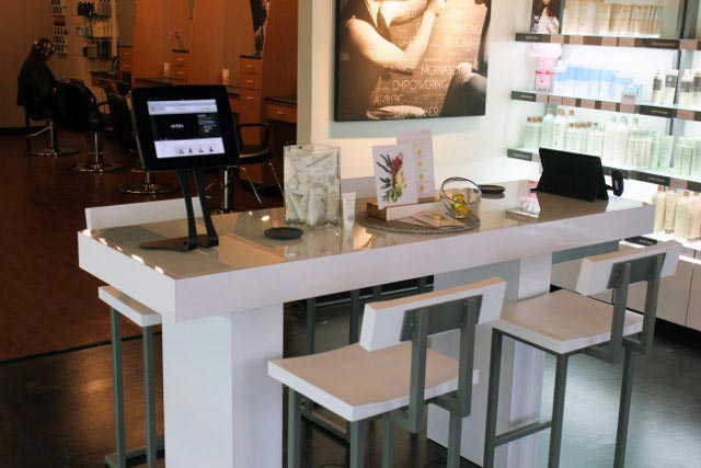 Community Table, John Robert's Strongsville location