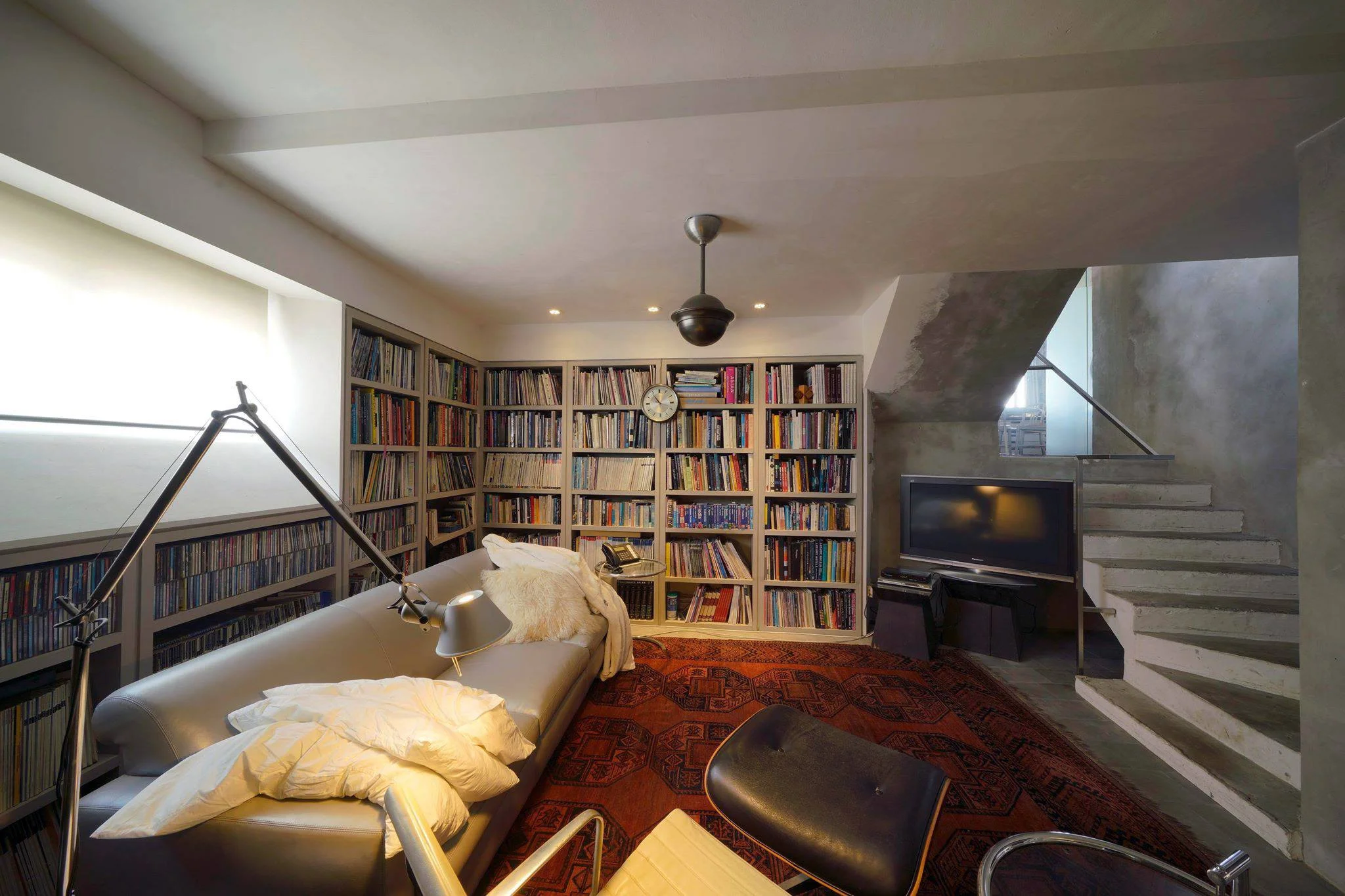 Ed Poole’s study area at Pearl Bank Apartments.