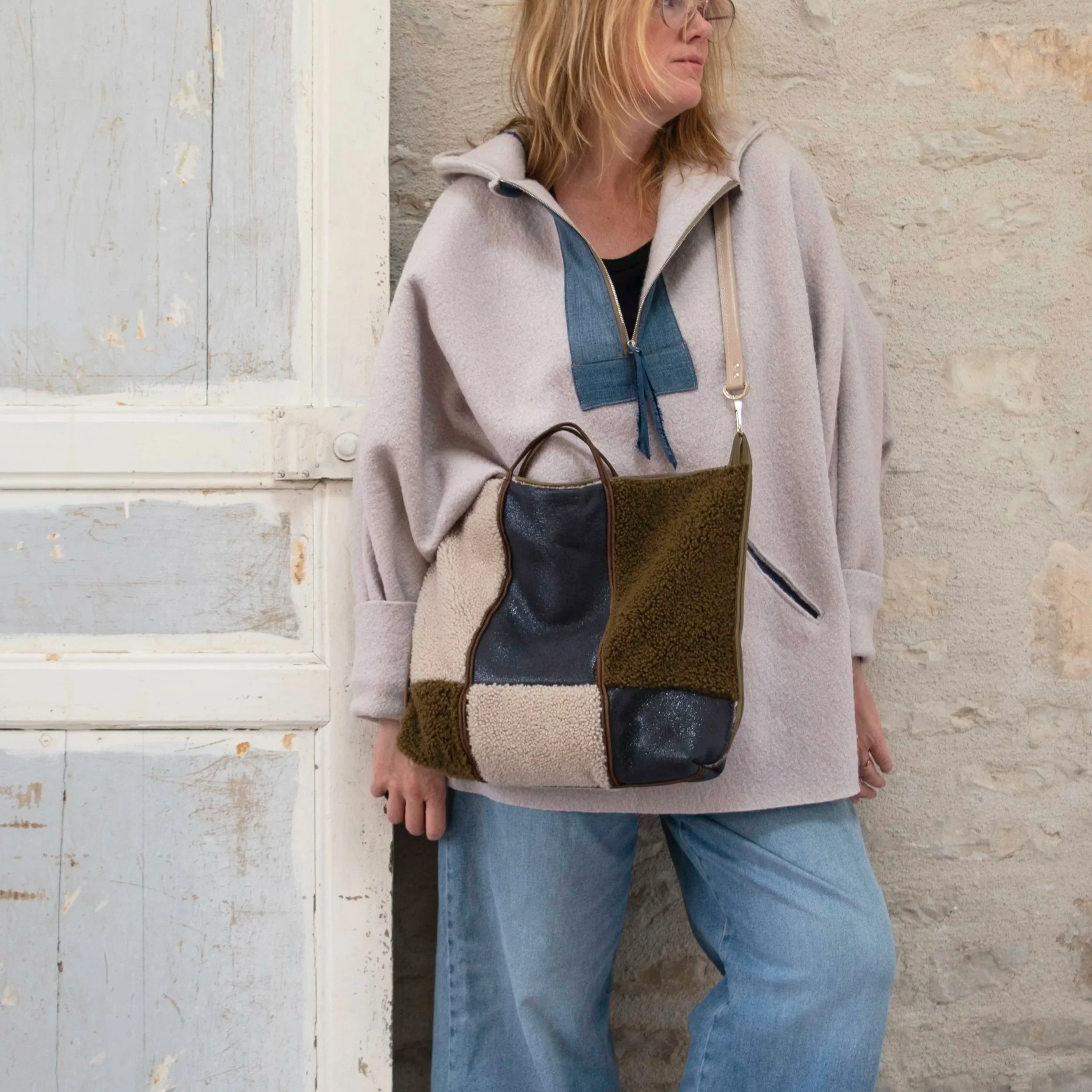 wool+zip+neck+hooded+top+patchwork+shearling+bag.jpg