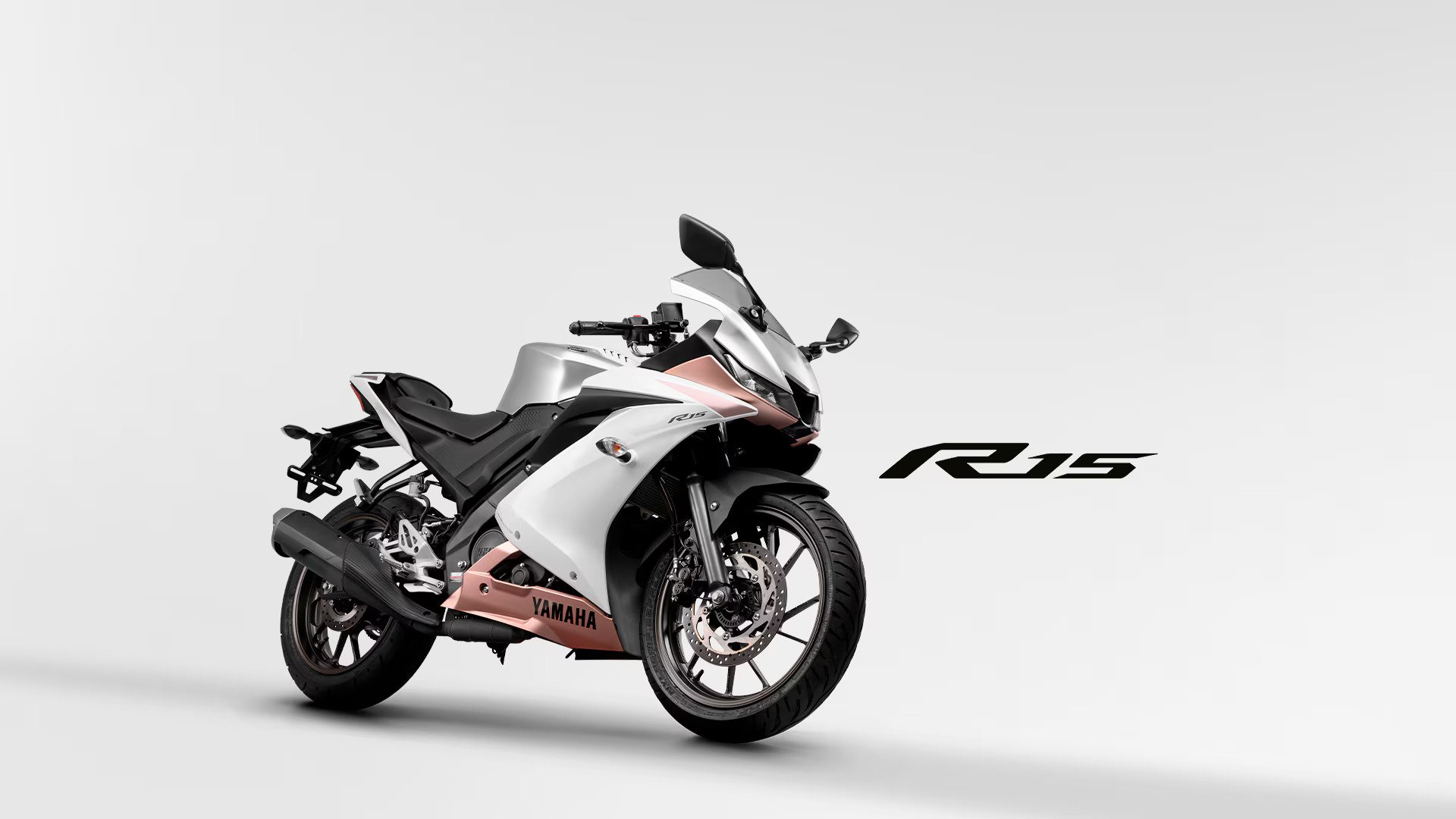 3-4-direita-supersport-r15-abs-30163-fx01-img-01-v01-desktop (1).jpg