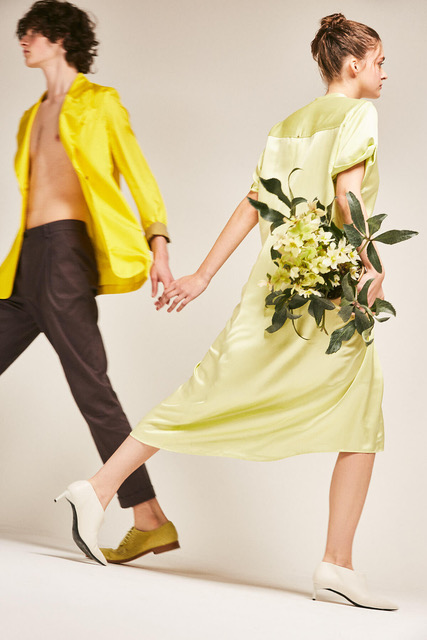 Isa: Dress SPORTMAX. Shoes MAX MARA. Yellow jacket ALYSI. Trousers MIRA. Shoes MARITA MORENO. Left page: Shoes FRATELLI ROSETTI