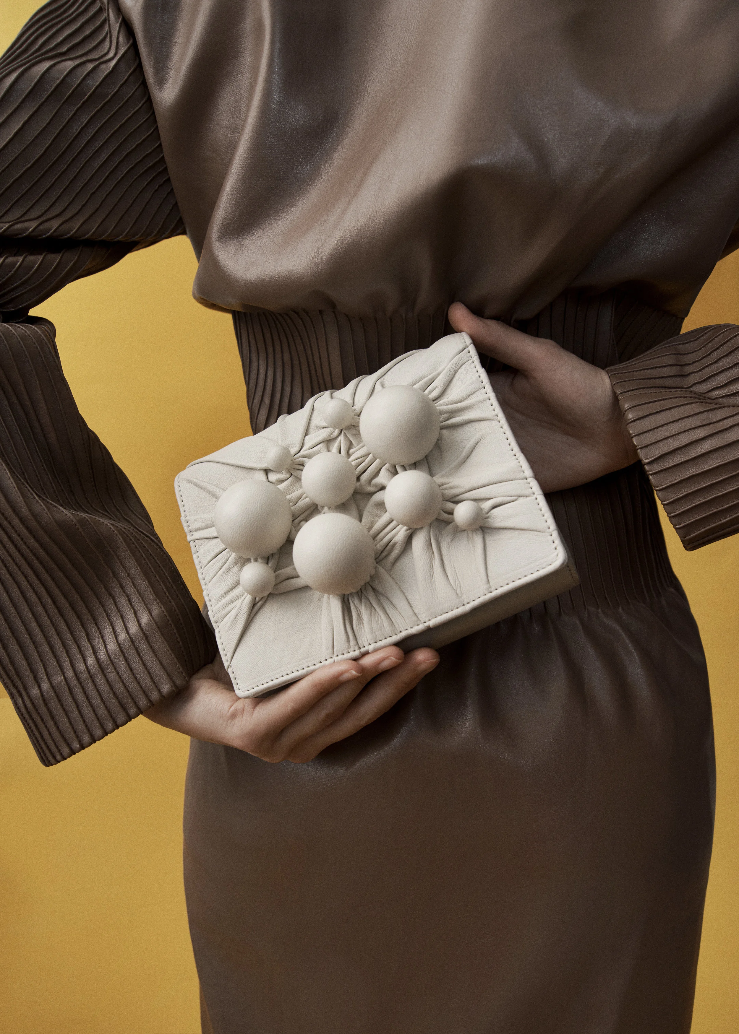 Jacket GWEN SALAKAIA Bag FORMS STUDIO