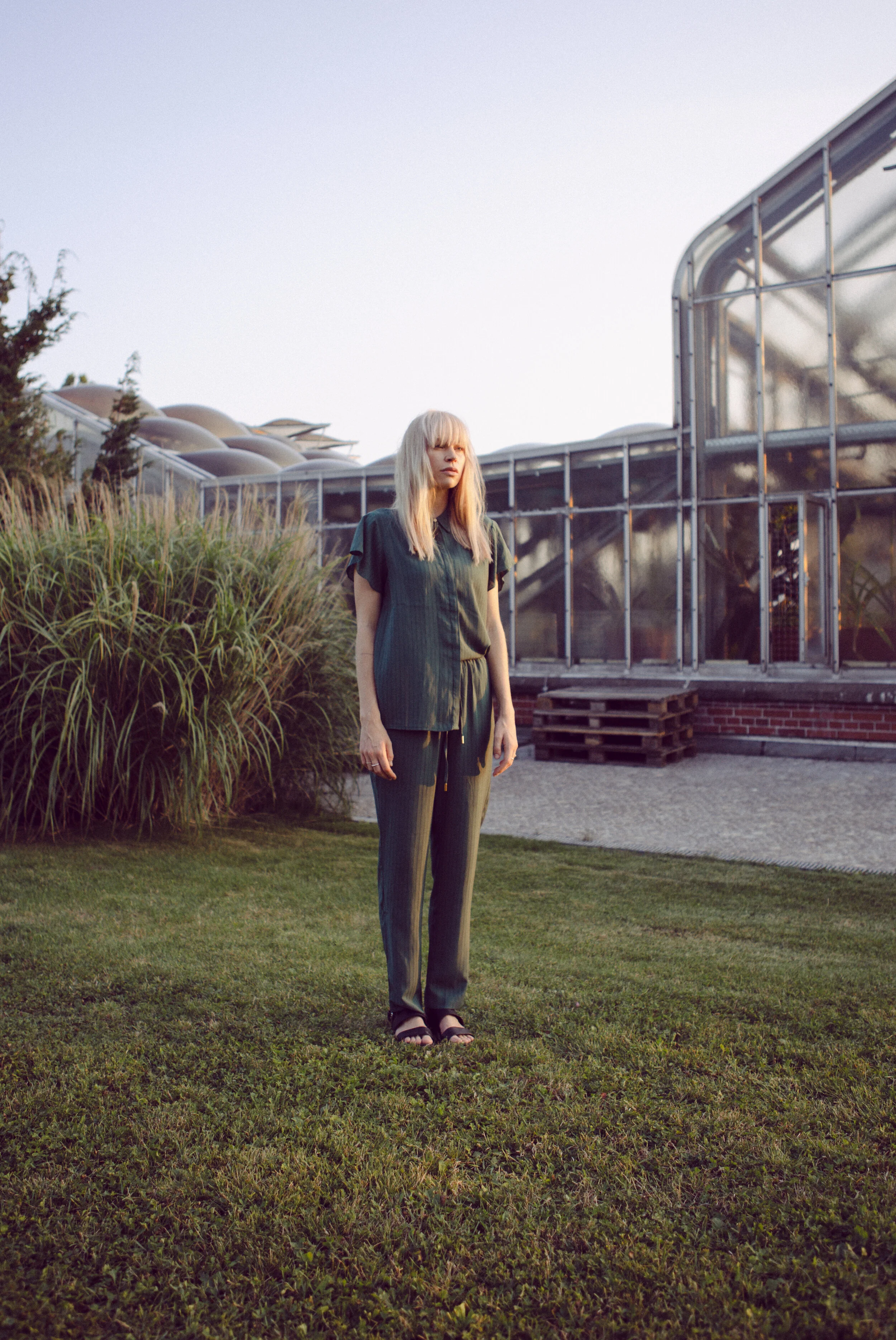 Green short sleeve shirt: Minus
