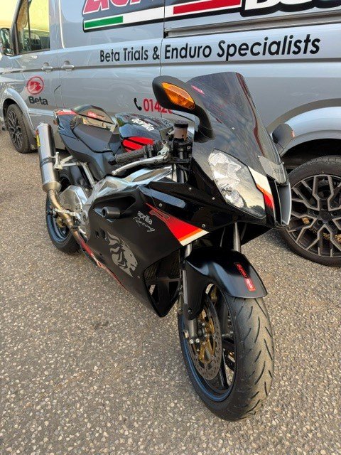 RSV R1.jpg