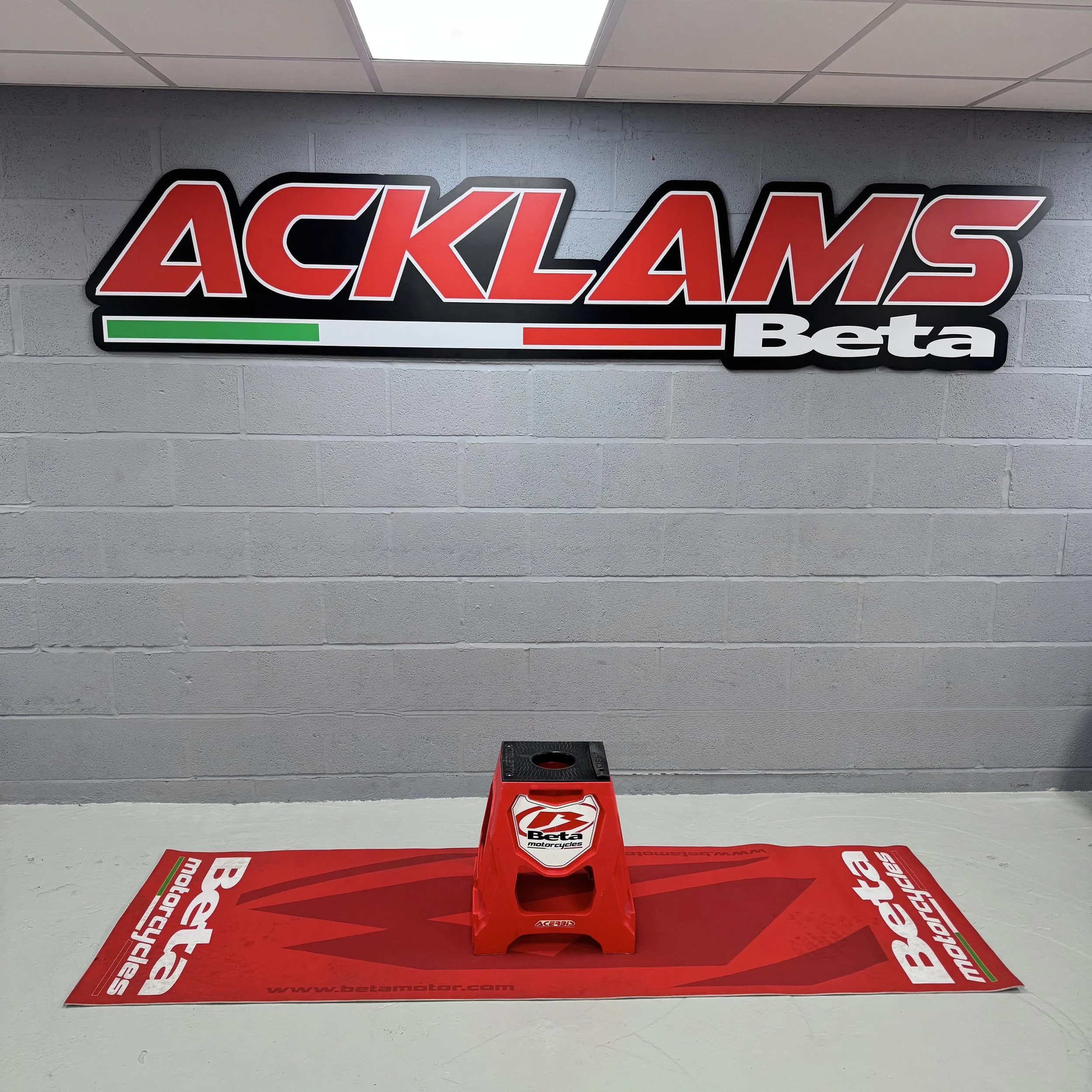 2025 Beta Race 300 2T
