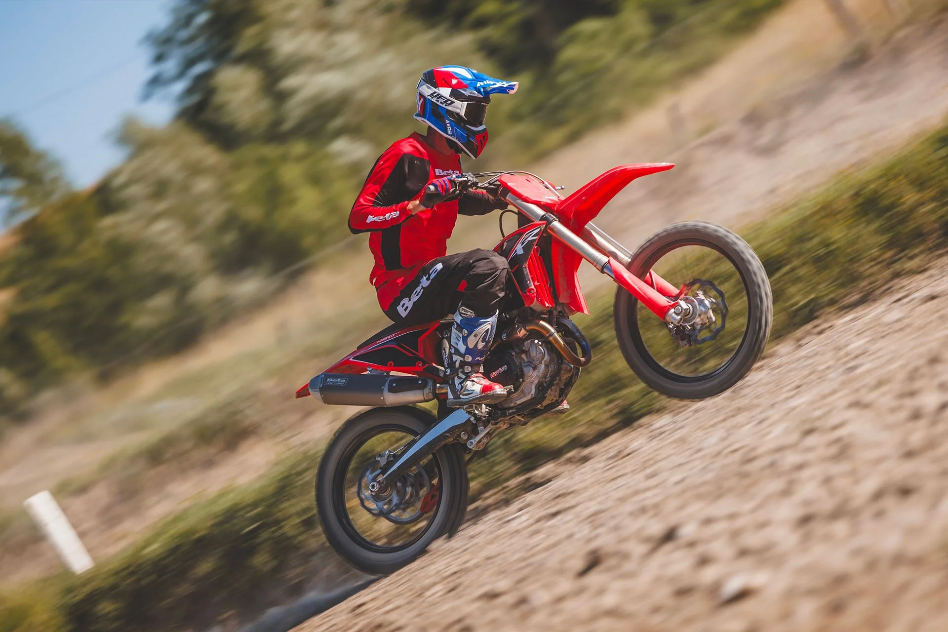 Betamotor-Motocross-RX-450-4T-MY27-media-slider-1920x1080-06.jpg