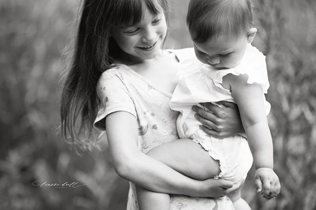 That sweet bond between sister&rsquo;s.  #manitobafamilyphotographer