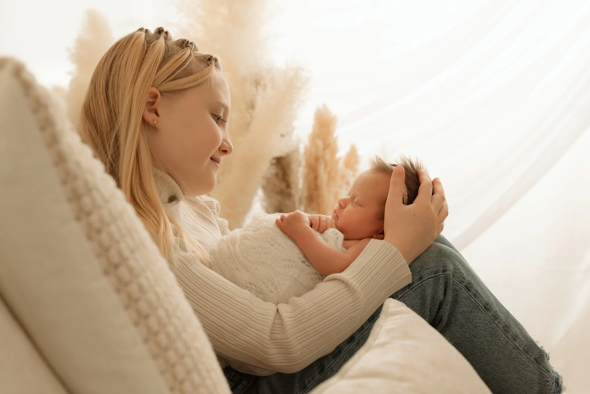 Color Palettes That Photograph Beautifully for Newborn Sessions