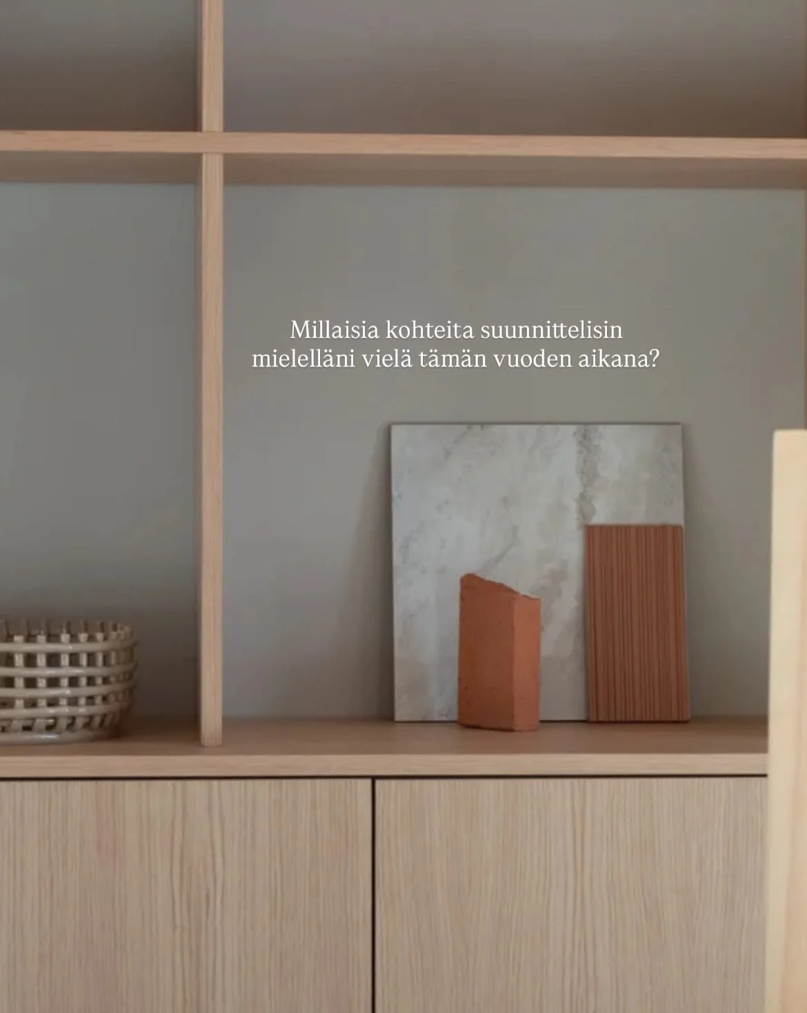 Pikkuhiljaa j&auml;&auml;n kes&auml;lomaselle (tarkoittaa siis sit&auml;, ett&auml; lomailen ja teen Huvilaa &amp; Huussia). Elokuussa palaan taas t&auml;ysi&auml; t&ouml;iden &auml;&auml;relle ja syksylle-/loppuvuoteen mahtuisi viel&auml; muutama ko