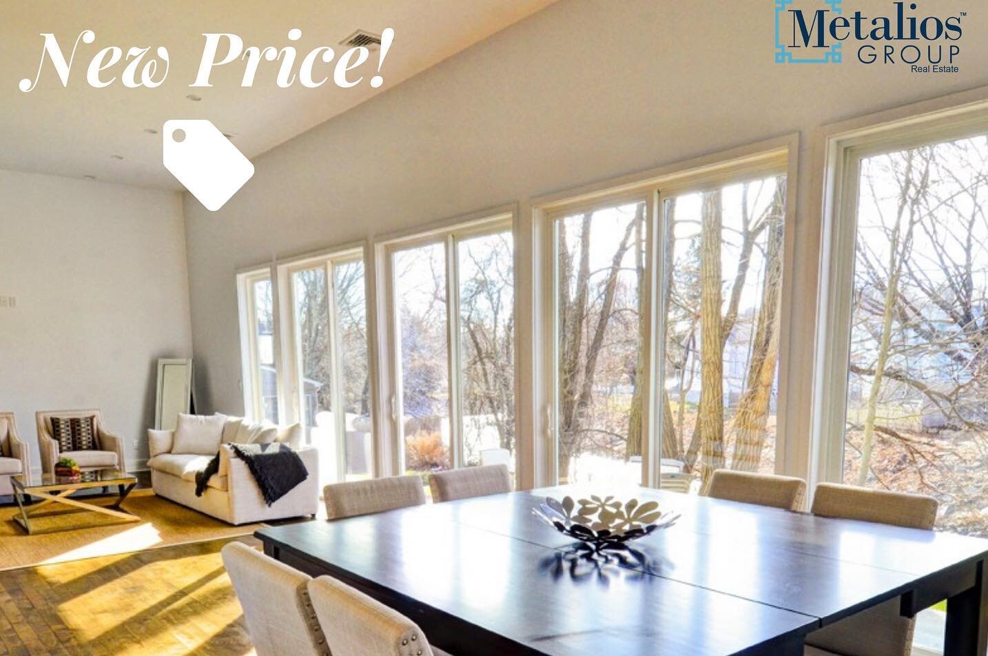 NEW $ PRICE! ✨ Don't miss 150 Pemperwick Rd, in Greenwich, CT!

This chic home has an open loft style, with 12' ceilings and a stunning wall of windows overlooking views &amp; sounds of the Byram River. You'll enjoy tons of natural sunlight!

Enter t
